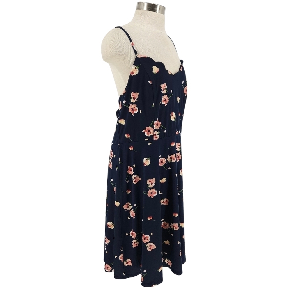 The General Good Sonya Fit Flare Dress Navy Blue Floral Scalloped VNeck Knit 1X - Picture 3 of 8